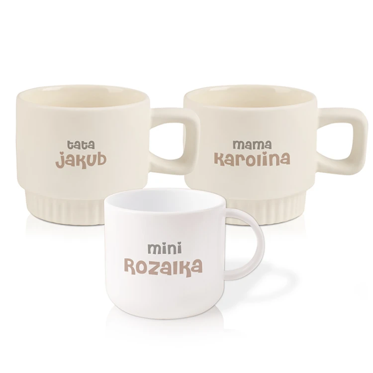 Personalizowane kubki dla rodziny w minimalistycznym stylu. Pomysł na wspólny prezent dla rodziców i dziecka.