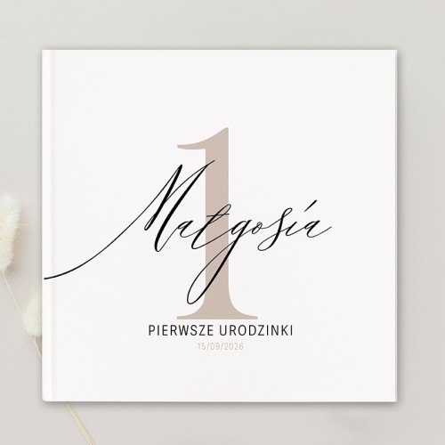 Księga pamiątkowa personalizowana na Roczek dziecka. Minimalistyczny styl.