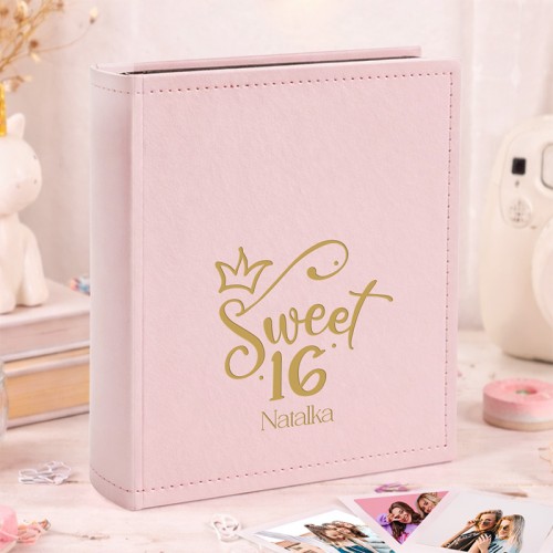 Album różowy na zdjęcia typu instax.