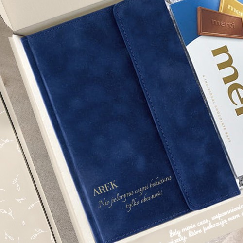 Elegancki notes welurowy z grawerem dla świadka.