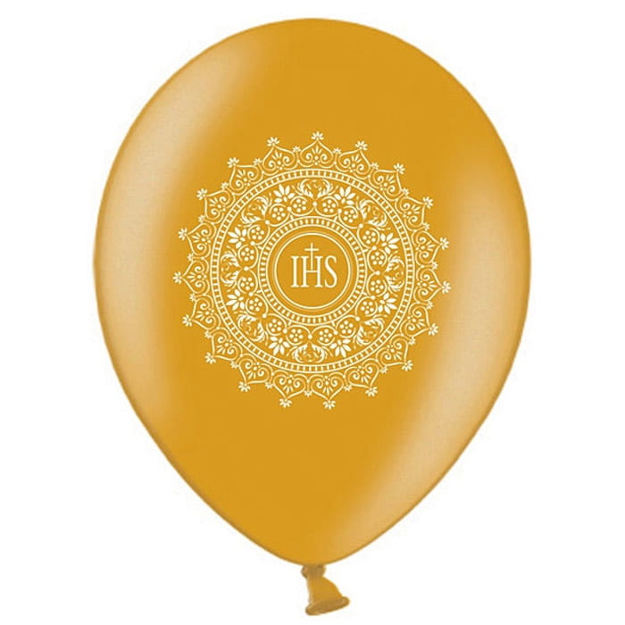 Złote balony z białym nadrukiem IHS. Dekoracja komunijna.