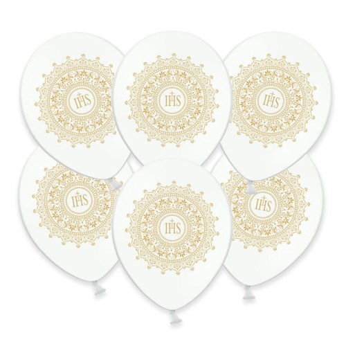 Białe balony komunijne z motywem koronki i symbolem IHS.
