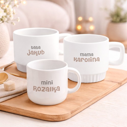 Trzy kubki dla rodziców i dziecka w kolorze białym z imionami