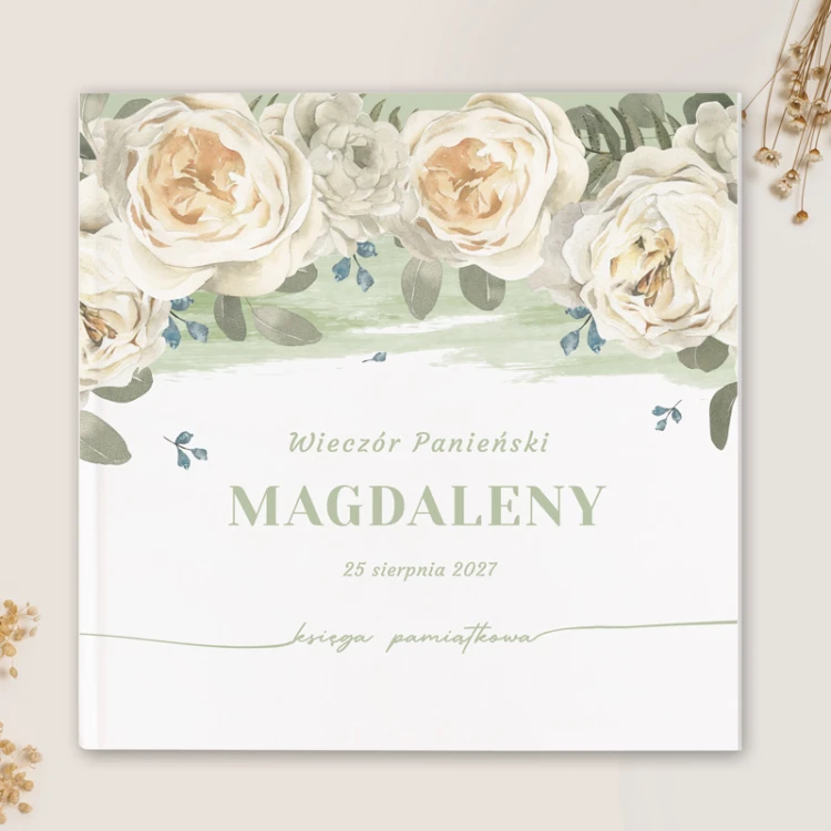 Księga personalizowana na Wieczór Panieński z kwiatowym motywem na okładce.
