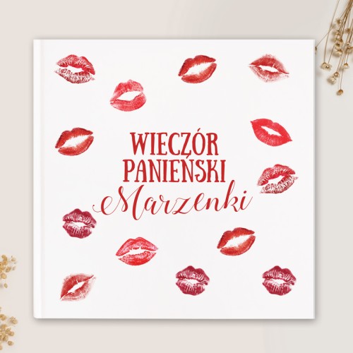 Księga na panieński z motywem buziaków.