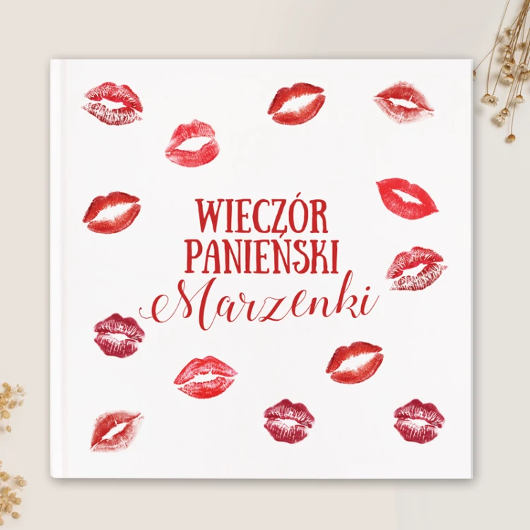 Księga na panieński z motywem buziaków.