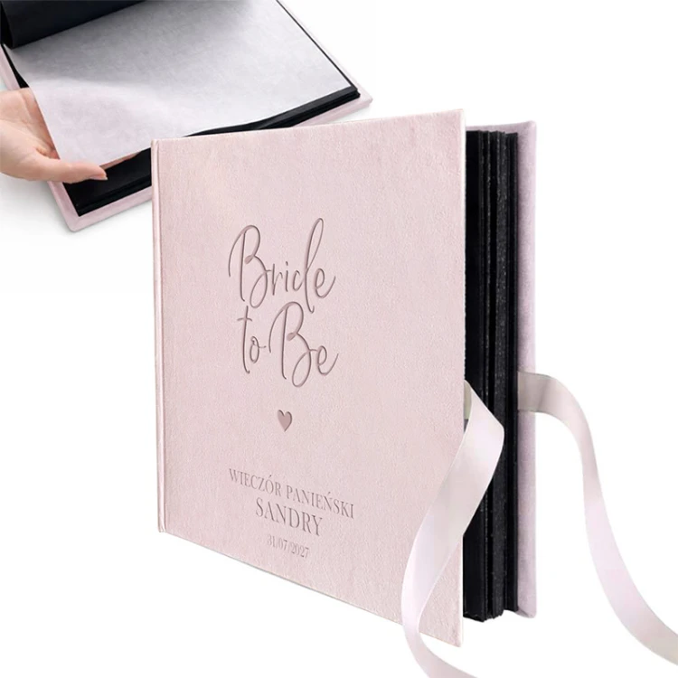 Stylowy i personalizowany album welurowy dla Przyszłej Panny Młodej.