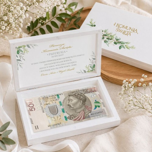 Elegancki sposób na wręczenie pieniędzy w ramach prezentu na Komunię. Drewniane personalizowane pudełko.