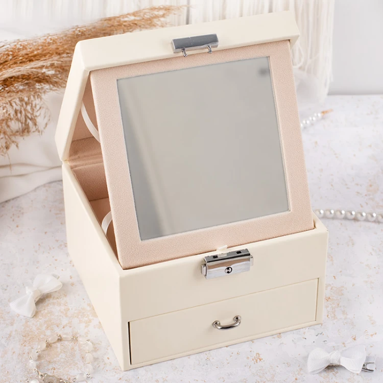 personalizowany prezent na komunię dla dziewczynki szkatułka