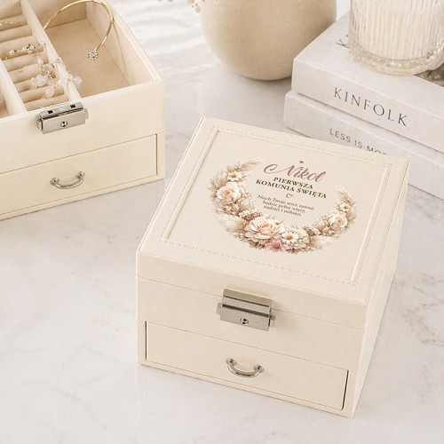 kuferek na biżuterię komunijny z imieniem dziewczynki