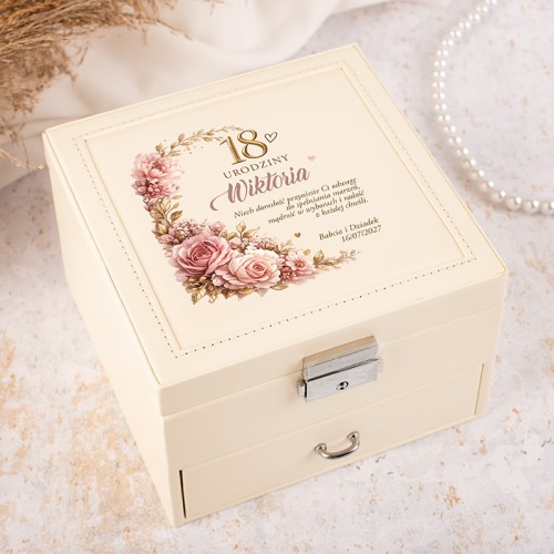 Szkatułka personalizowana na prezent z okazji 18 urodzin dla dziewczyny.