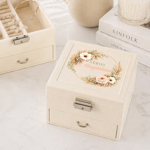 Personalizowana szkatułka na biżuterię dla kobiety. Prezent dla mamy.
