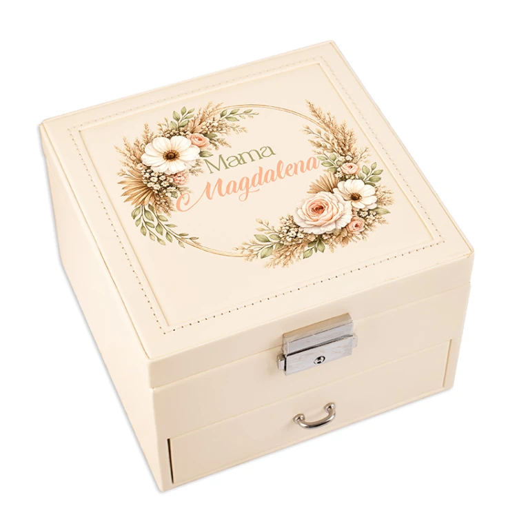 Szkatułka personalizowana na biżuterię. Prezent dla mamy.