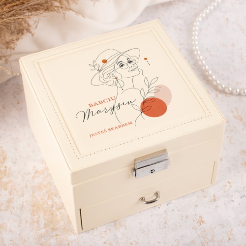 Personalizowana szkatułka dla babci. Miejsce do przechowywania biżuterii.