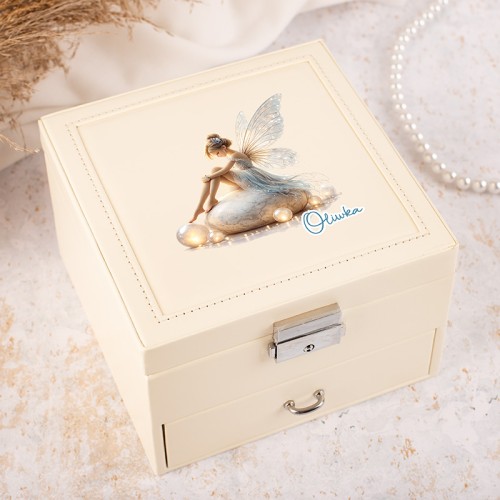 Szkatułka na prezent dla nastolatki. Personalizowany organizer na biżuterię.