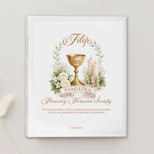 Album komunijny z personalizacją i motywem kielicha. Wyjątkowy prezent na Komunię dla dziecka.