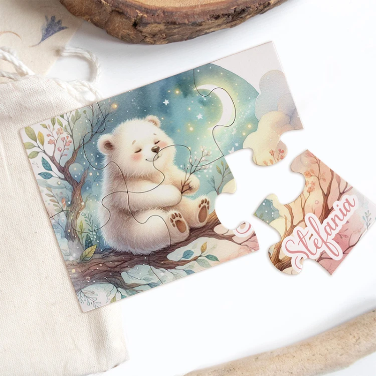 Puzzle personalizowane z motywem misia i personalizacją w postaci imienia.