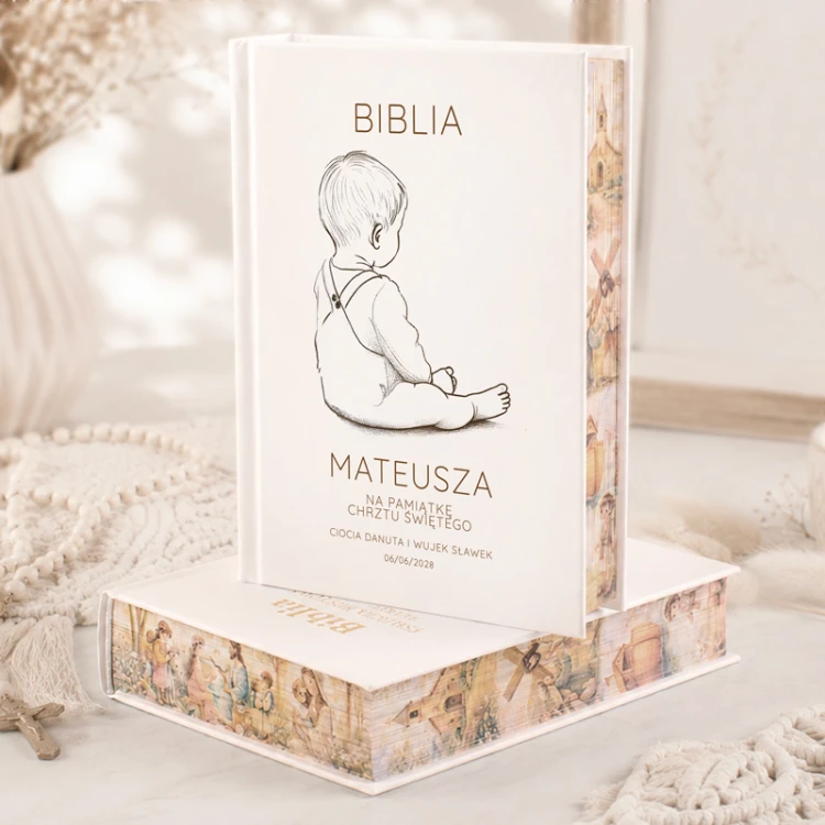 Biblia personalizowana na Chrzest Święty chłopca. Wydanie z barwionymi brzegami.
