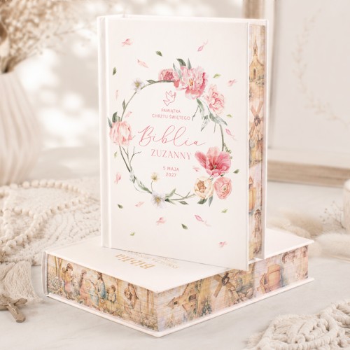 Biblia personalizowana pamiątka ze zdobionymi brzegami
