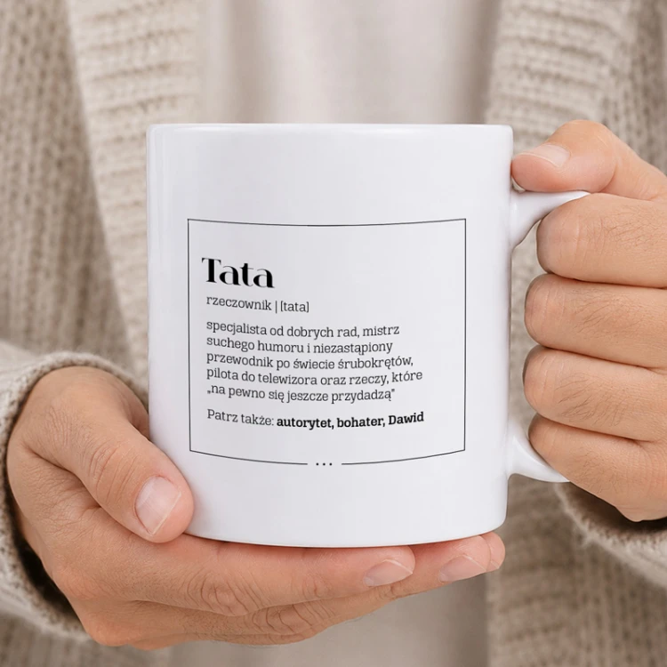 Biały kubek z definicją słowa Tata jako praktyczny prezent na Dzień Ojca.