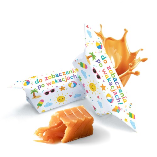 Zestaw krówek w ozdobnych papierkach na zakończenie roku szkolnego.