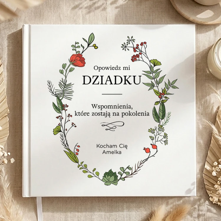 Książka Opowiedz mi Dziadku z personalizacją imienia wnuka na okładce.