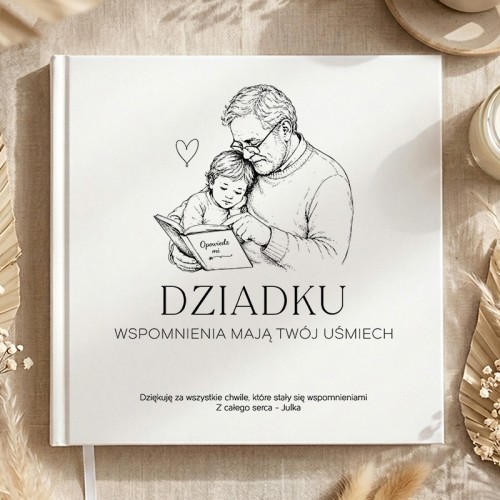 Książka Opowiedz mi Dziadku z miejscem na rodzinne historie i zdjęcia.