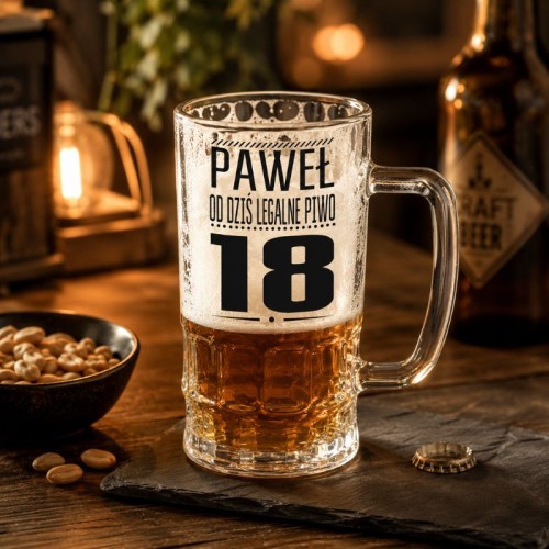 Personalizowany kufel do piwa na 18 urodziny chłopaka z imieniem.