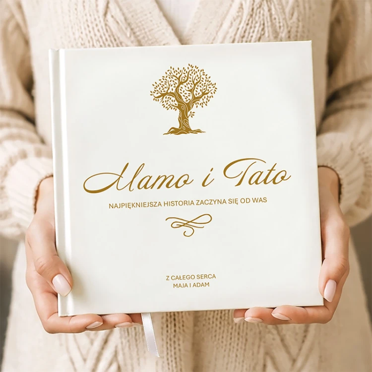 Personalizowana kronika rodzinna dla mamy i taty z podpisem od bliskich.