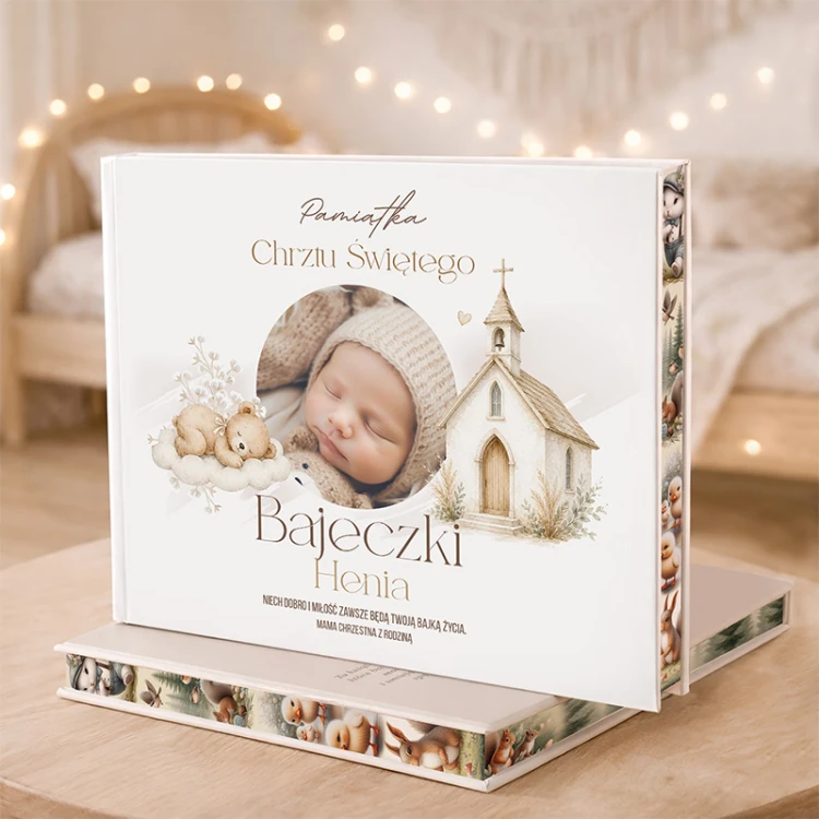 Personalizowana książka na Chrzest z własnym zdjęciem jako wyjątkowa pamiątka dla dziecka.