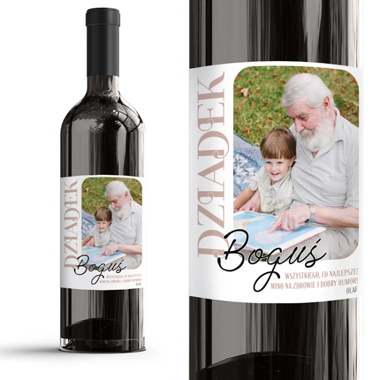 Zdjęcie oraz personalizowane podpisy na naklejce w formie prezentu.