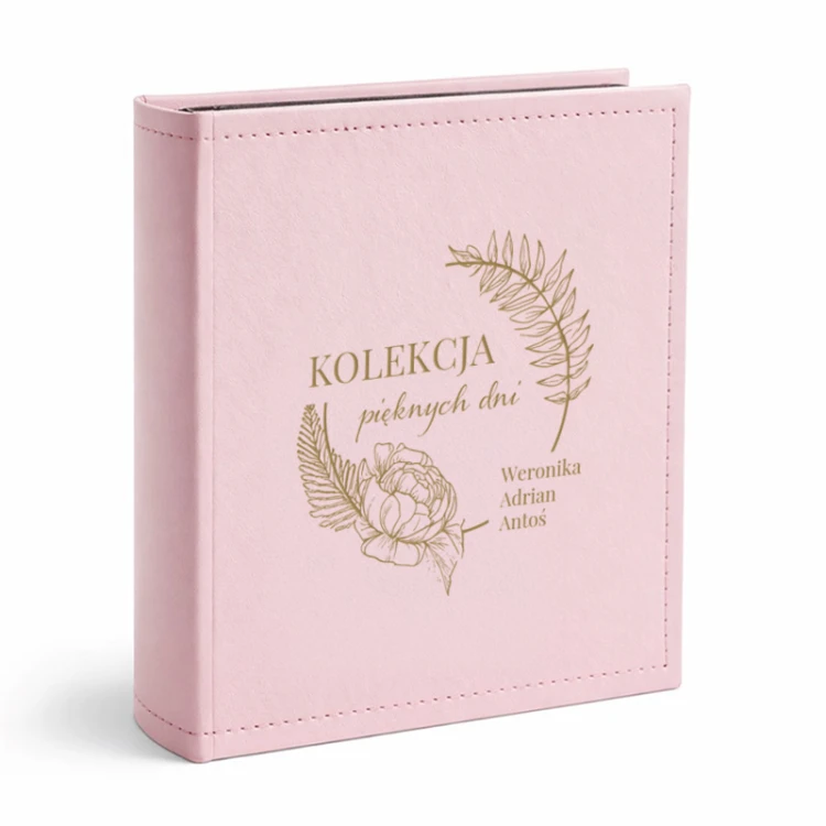 Personalizowany prezent ze zdjęciami w formie albumu na fotografie z aparatu Instax.