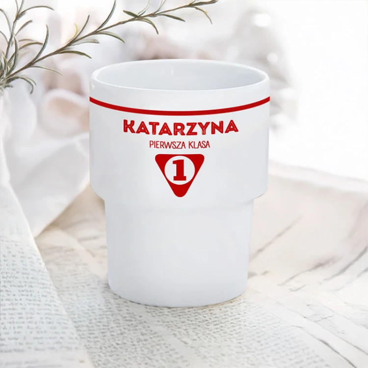 Oryginalny prezent retro zawiera czekoladę Wedel, miód z maliną i mus owocowy.