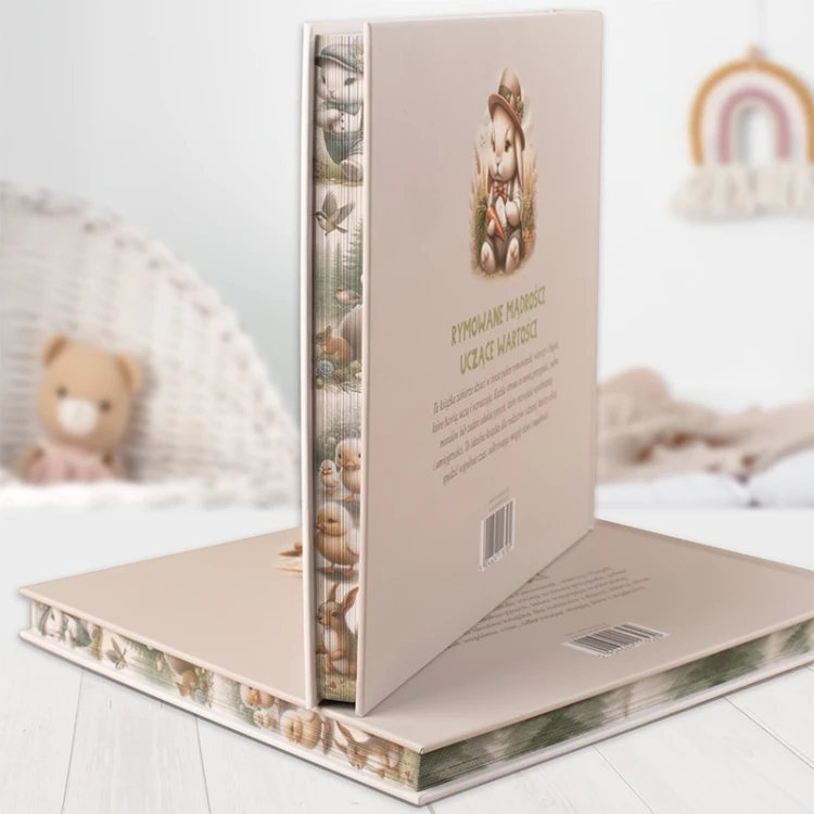 Książka z bajkami na roczek z personalizowaną okładką