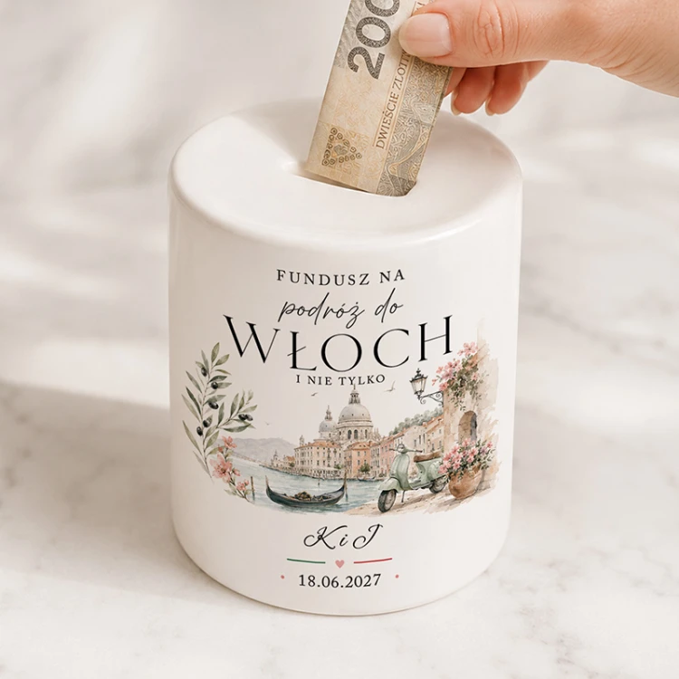 Personalizowana skarbonka na podróż do Włoch to wyjątkowy prezent ślubny dla młodej pary.