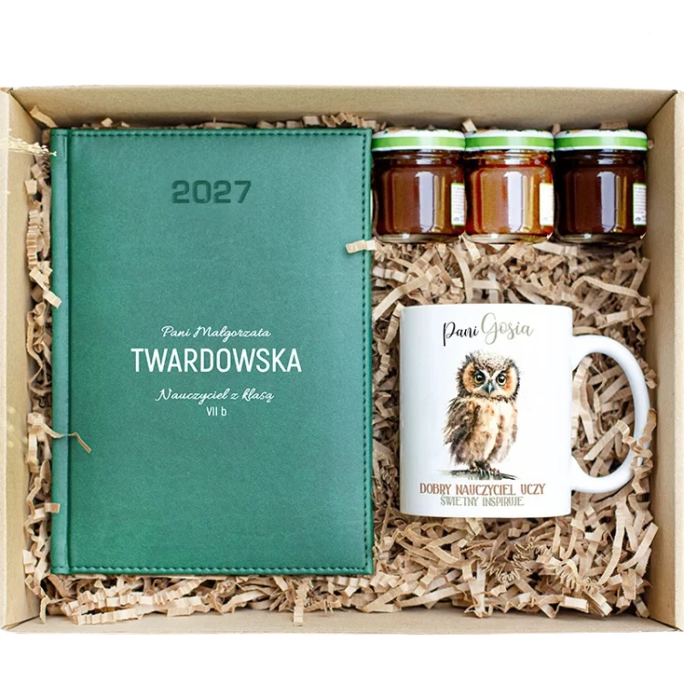 Box z kalendarzem i kubkiem