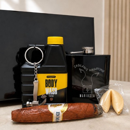 Personalizowany zestaw z piersiówką dla mężczyzny.