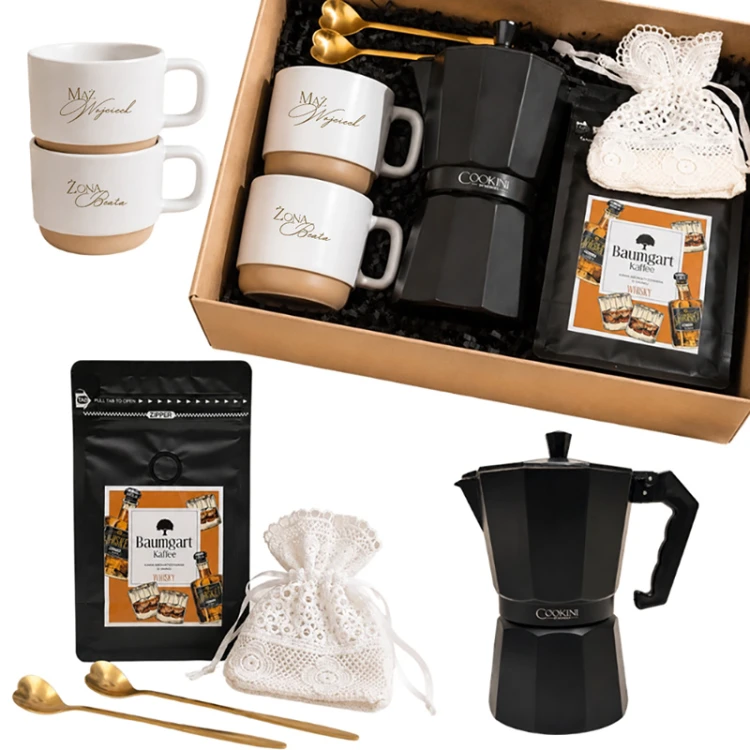 Kawiarka aluminiowa do espresso będąca częścią eleganckiego zestawu prezentowego.