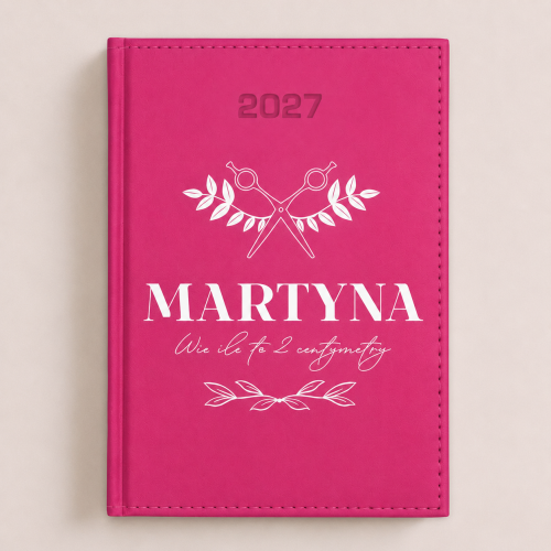 Personalizowany kalendarz książkowy 2027 z imieniem to praktyczny organizer dla fryzjerki.