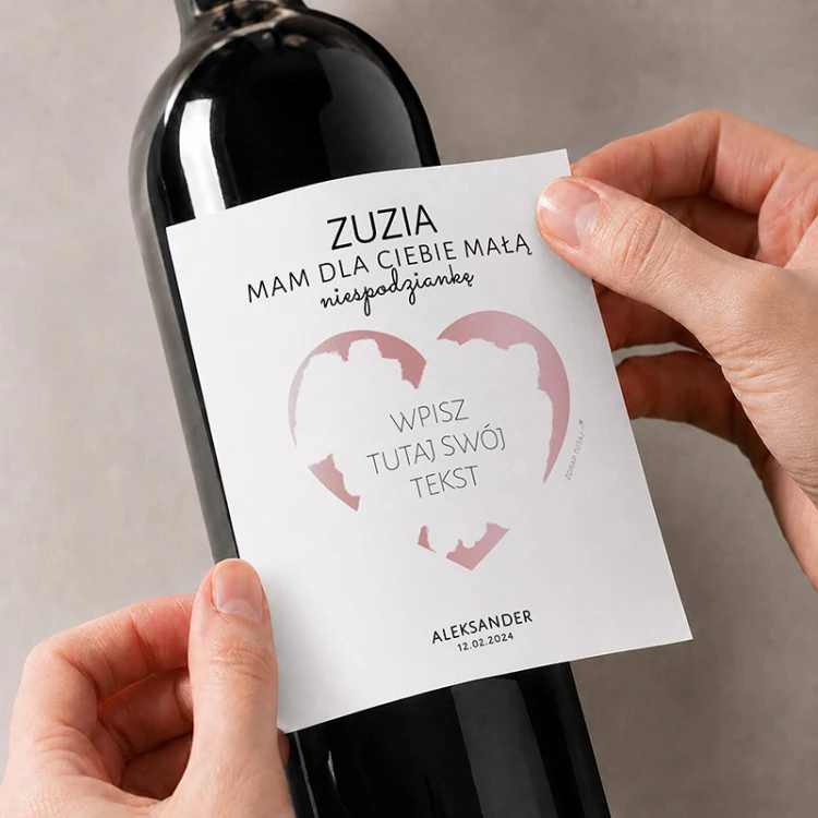 Personalizacja na etykiecie dla ukochanej osoby.