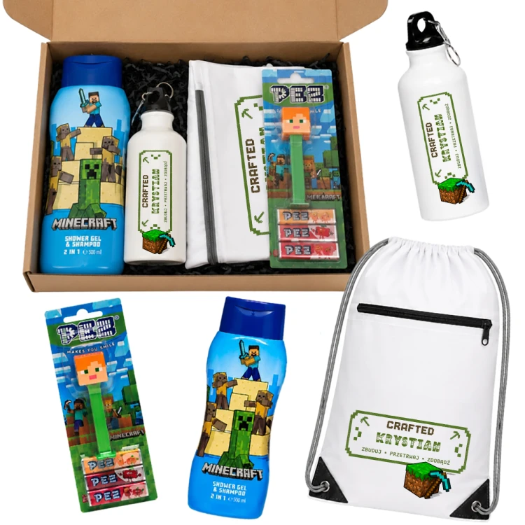 Personalizowany bidon z karabińczykiem jest praktycznym dodatkiem dla młodego fana Minecraft.