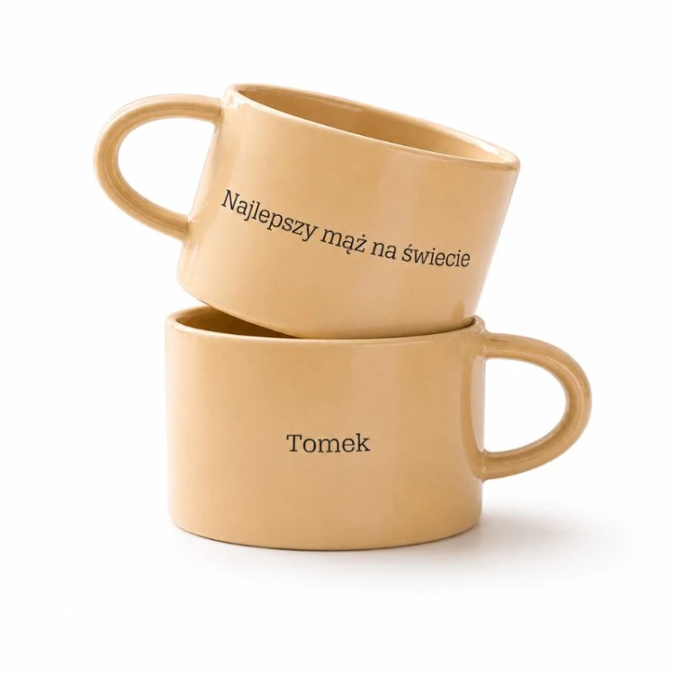Personalizowana filiżanka Najlepszy mąż na świecie pokazana na białym tle