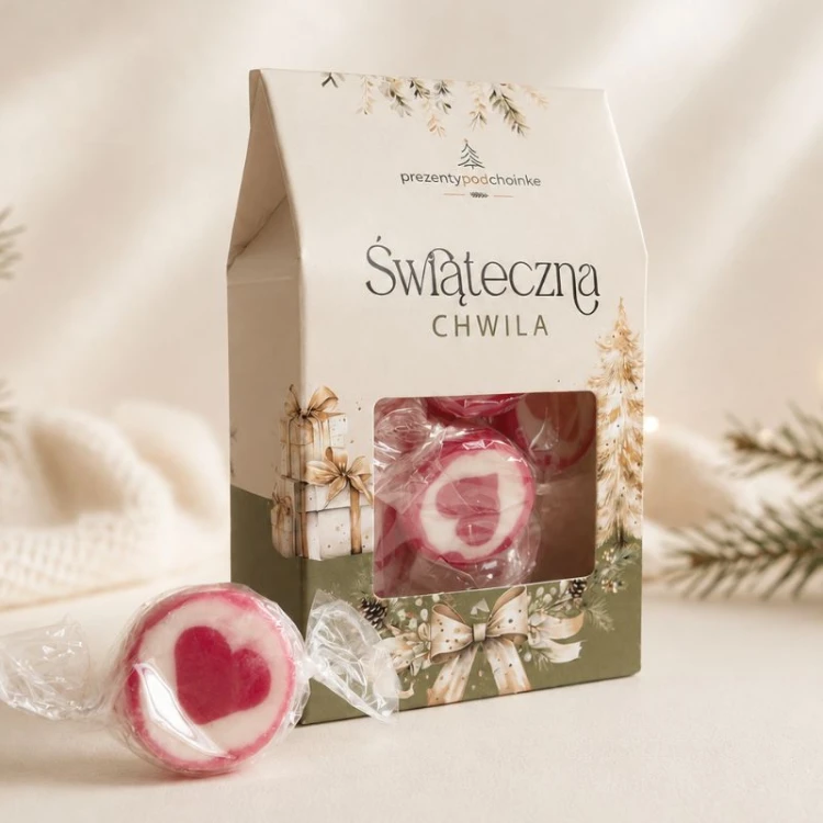 Cukierki świąteczne w prezentowym pudełku na święta bożego narodzenia.