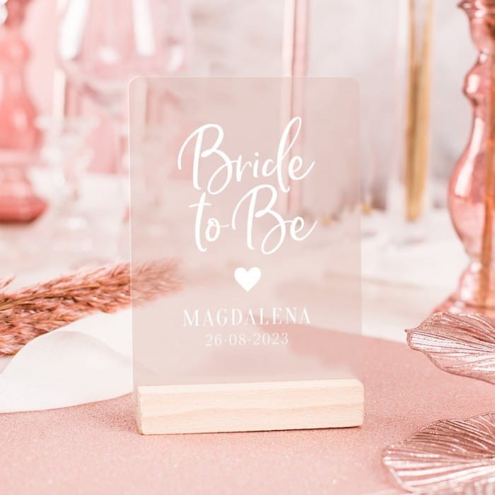 TABLICZKA akrylowa z drewnianą podstawką dekoracja stołu na panieński Bride to Be