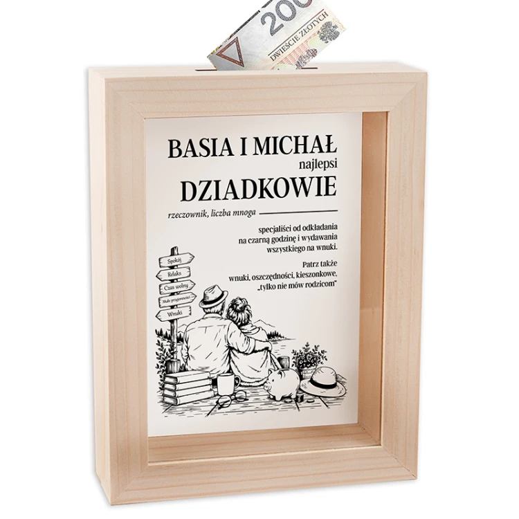 Drewniana skarbonka z definicją dziadków i personalizacją jako prezent na Dzień Babci i Dziadka.