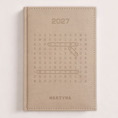 Personalizowany kalendarz książkowy z imieniem dla niej Gotowa na Wszystko na 2027 rok.