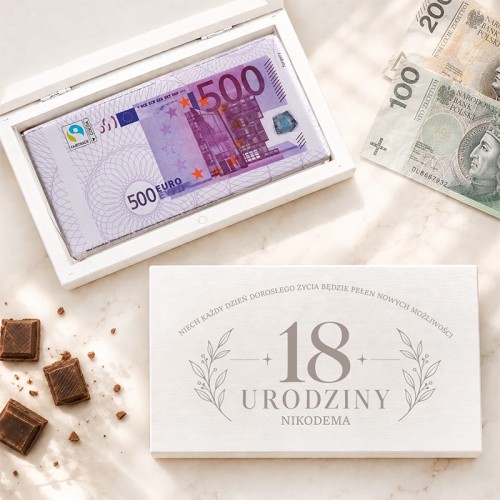 Personalizowane pudełko na pieniądze z czekoladą jako oryginalny prezent na 18 urodziny.