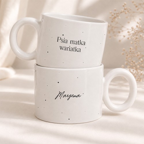 Personalizowany kubek Psia Matka Wariatka to zabawny prezent dla miłośniczki psów.