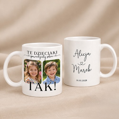 Personalizowany zestaw kubków dla Pary Młodej ze zdjęciami z dzieciństwa to pomysł na prezent ślubny.