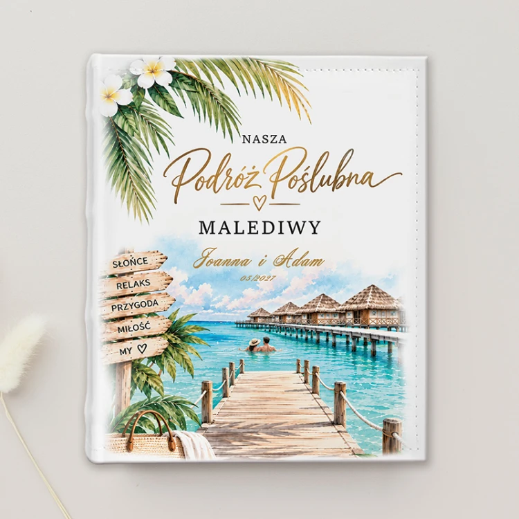 Personalizowany album na zdjęcia z podróży poślubnej na Malediwy pozwala zachować najpiękniejsze wspomnienia z honeymoon.